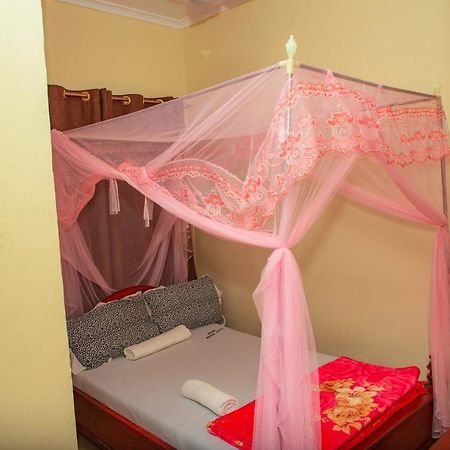 Africa Natural Tours - Kilimanjaro White House Hotel Moshi Exterior foto