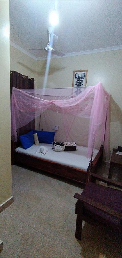 Africa Natural Tours - Kilimanjaro White House Hotel Moshi Exterior foto
