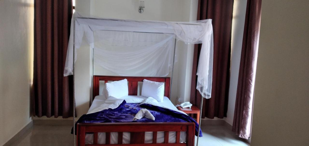 Africa Natural Tours - Kilimanjaro White House Hotel Moshi Exterior foto