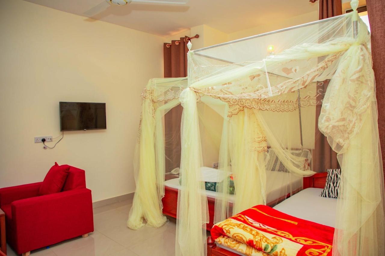 Africa Natural Tours - Kilimanjaro White House Hotel Moshi Exterior foto