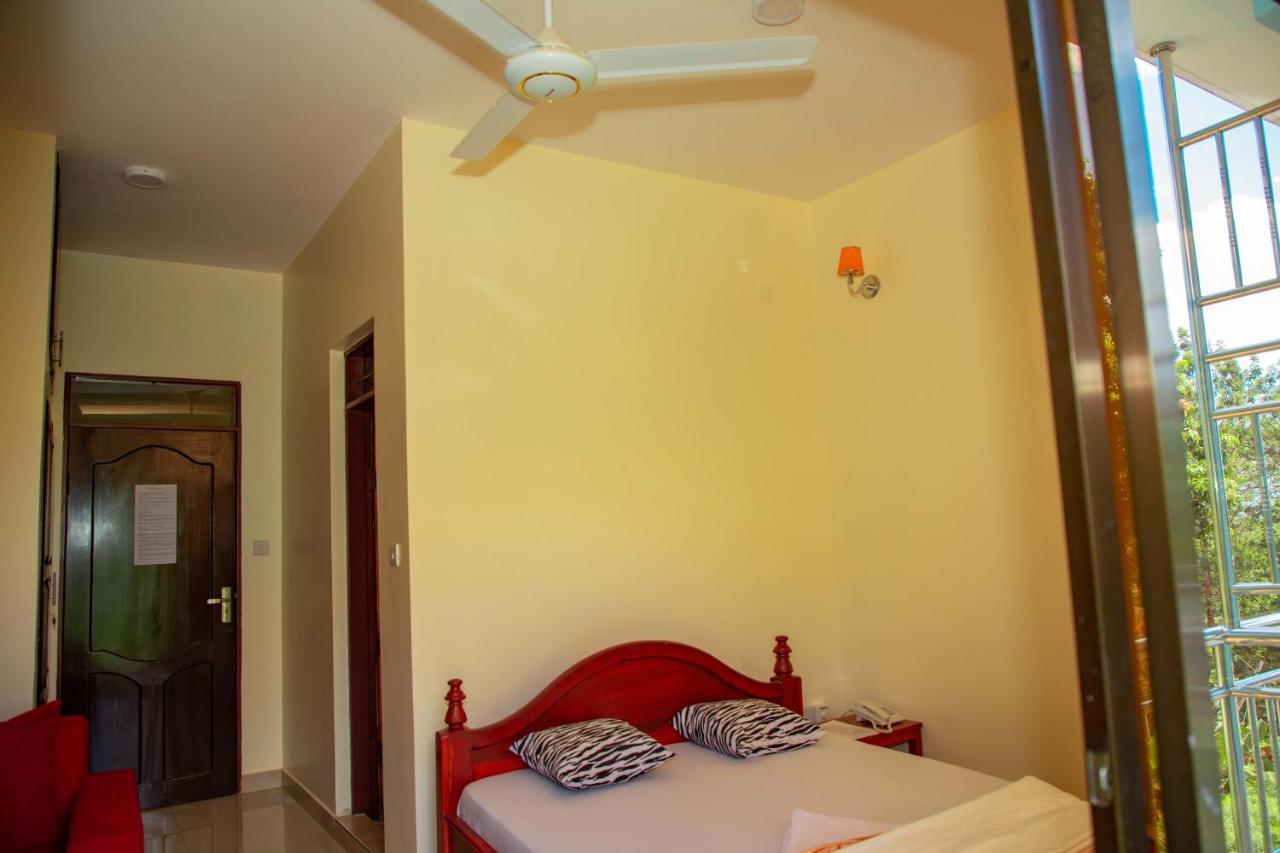 Africa Natural Tours - Kilimanjaro White House Hotel Moshi Exterior foto