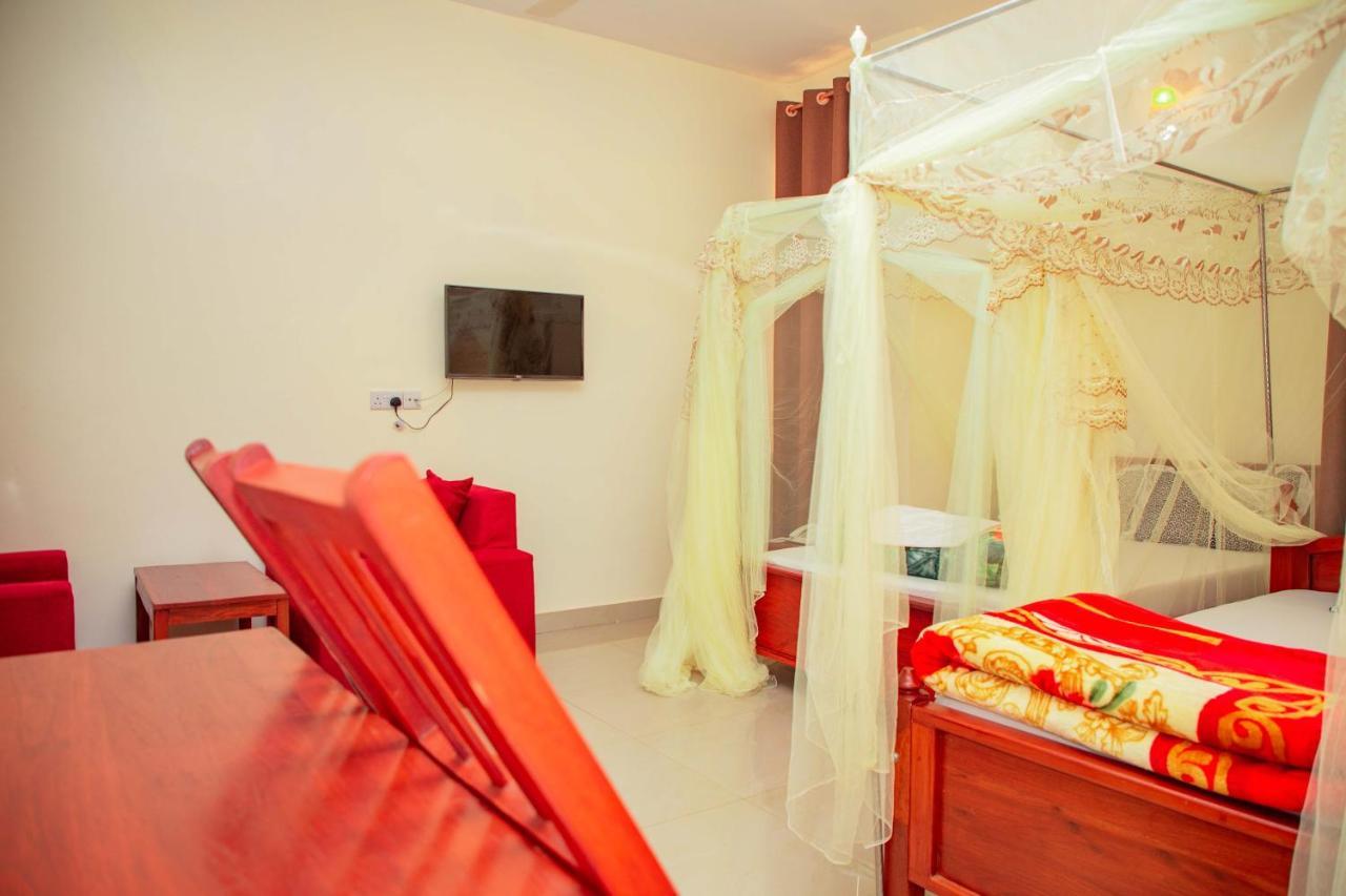 Africa Natural Tours - Kilimanjaro White House Hotel Moshi Exterior foto