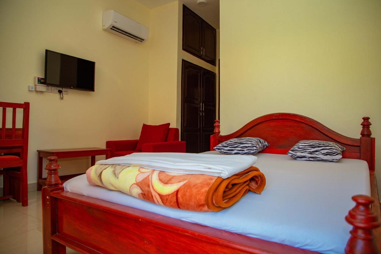 Africa Natural Tours - Kilimanjaro White House Hotel Moshi Exterior foto