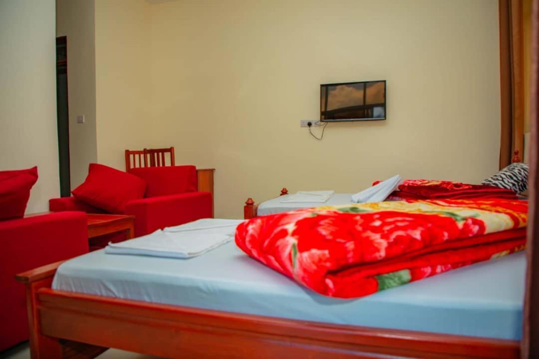Africa Natural Tours - Kilimanjaro White House Hotel Moshi Exterior foto