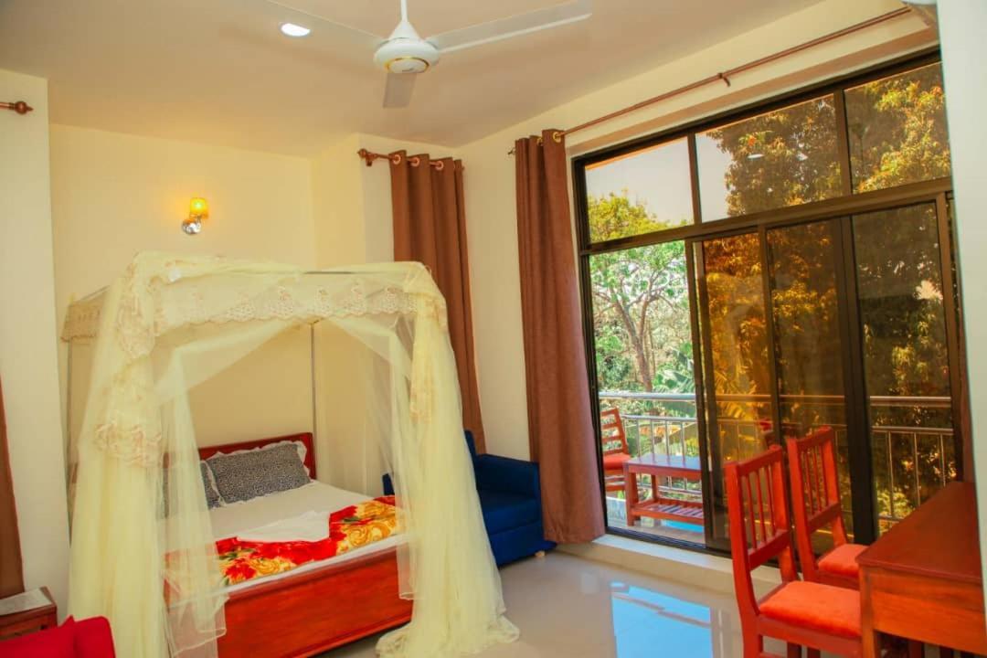 Africa Natural Tours - Kilimanjaro White House Hotel Moshi Exterior foto