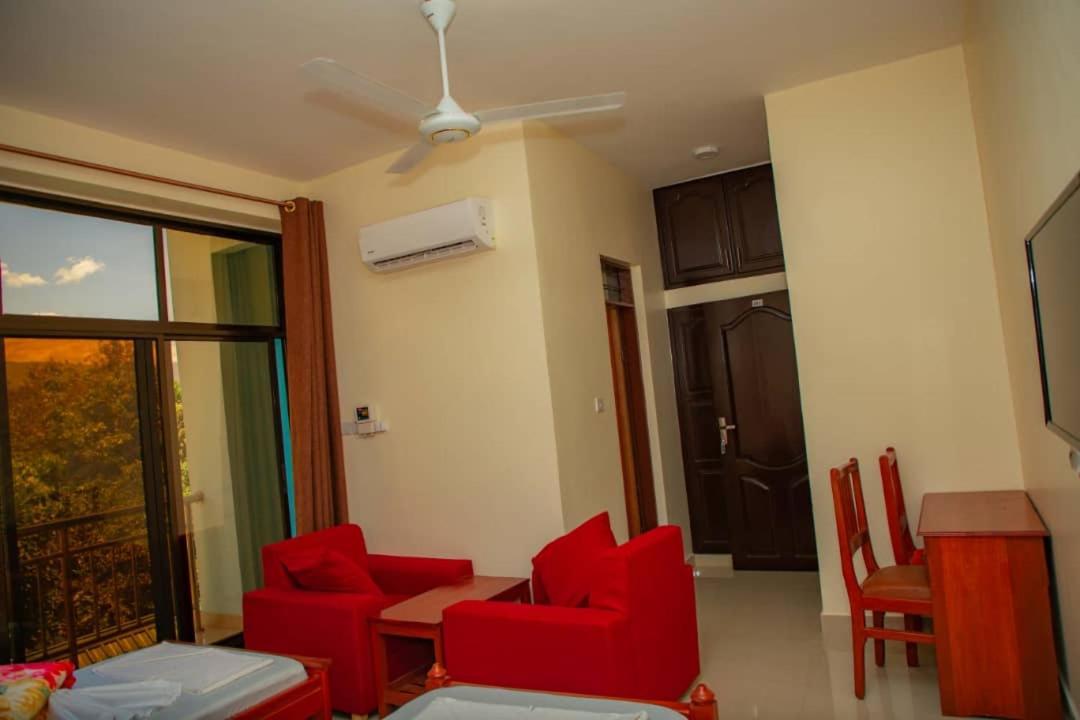 Africa Natural Tours - Kilimanjaro White House Hotel Moshi Exterior foto