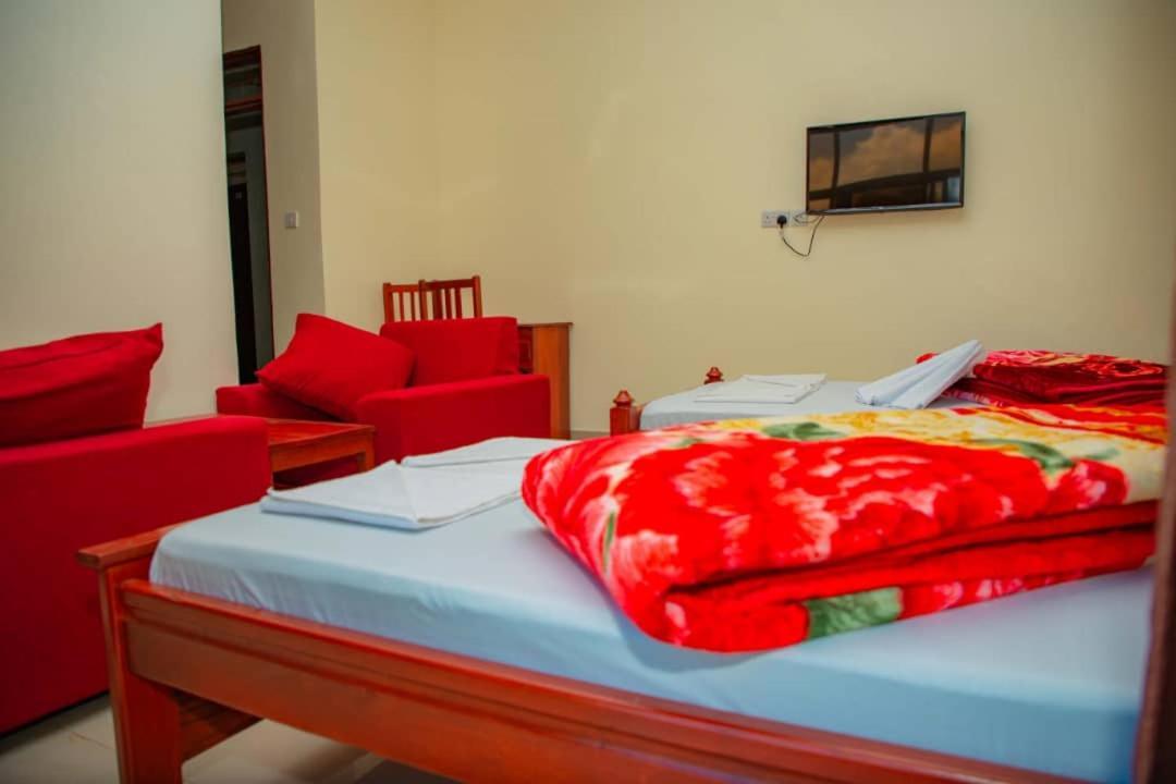 Africa Natural Tours - Kilimanjaro White House Hotel Moshi Exterior foto