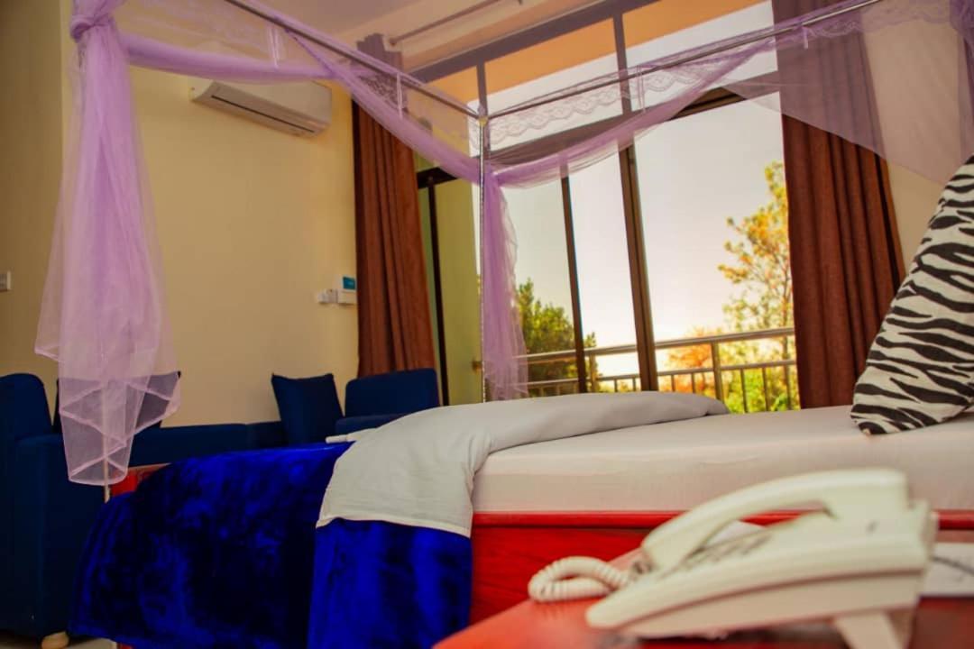 Africa Natural Tours - Kilimanjaro White House Hotel Moshi Exterior foto