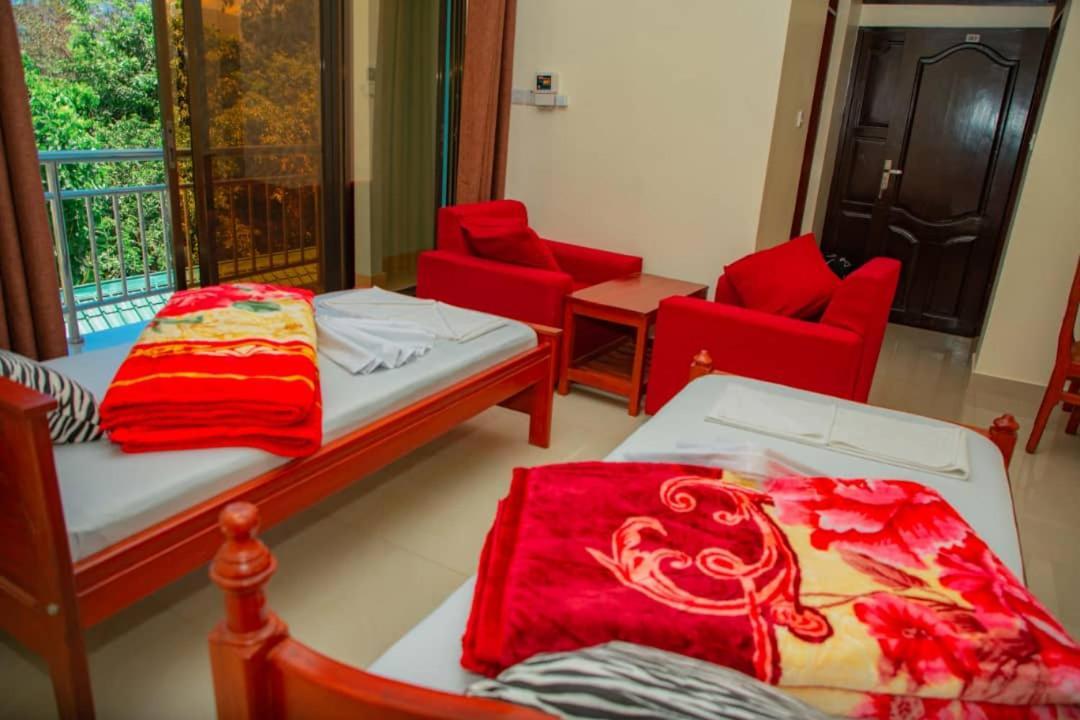 Africa Natural Tours - Kilimanjaro White House Hotel Moshi Exterior foto
