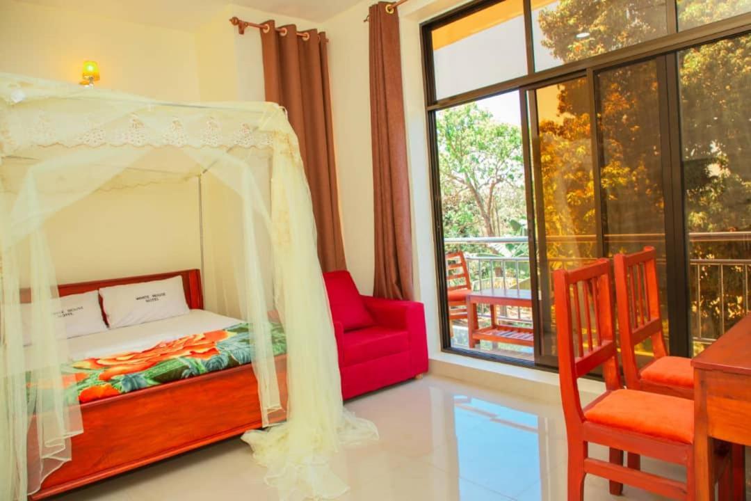 Africa Natural Tours - Kilimanjaro White House Hotel Moshi Exterior foto