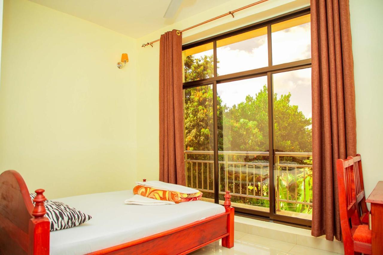 Africa Natural Tours - Kilimanjaro White House Hotel Moshi Exterior foto